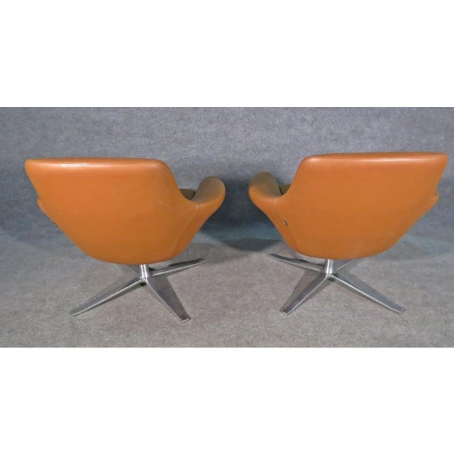 Mid 20th Century Pair of Leather Swivel Chairs by Coalesse For Sale - Image 4 of 10