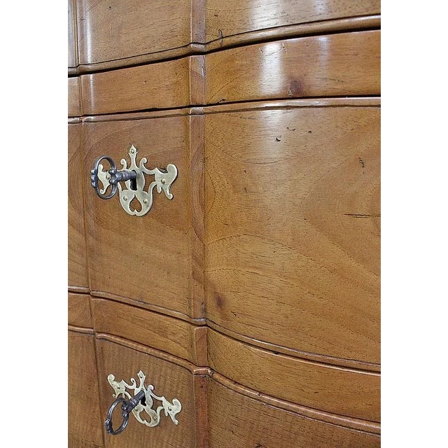 Louis XV Period Nantaise Dresser in Yellow Mahogany, 1700s For Sale - Image 16 of 18