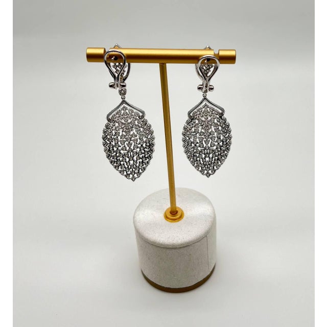 White Brilliant Cut Pave Diamond 18k White Gold Statement Drop Unique Earrings, A Pair For Sale - Image 4 of 12
