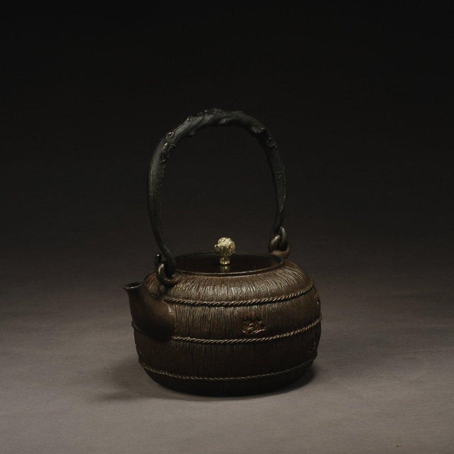 Mid 20th Century Tetsubin traditional kettle Japan, early Showa period For Sale - Image 4 of 12