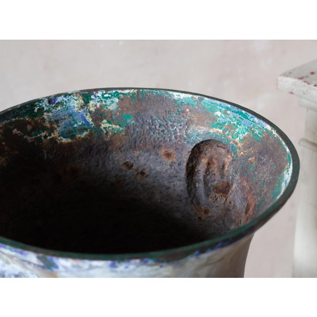 Metal Antique French Cast Iron Garden Urns by Paris and Cie, 1890s, Set of 2 For Sale - Image 7 of 10
