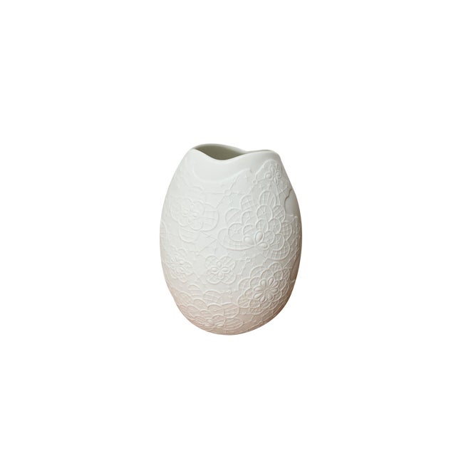 Mid-Century German White Porcelain Vase by M.Frey for Kaiser, 1960s For Sale