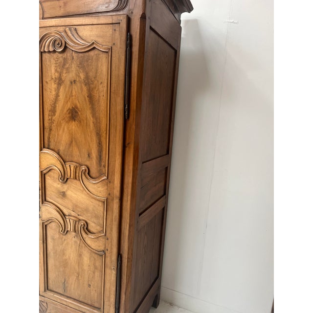 Louis XV Style Wardrobe in Walnut, 18th Century For Sale - Image 6 of 15