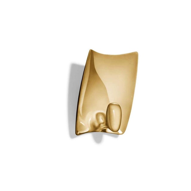 Philippe starck valor.s wall for cassina philippe starck brings a centuries-old product to the world of illumination....