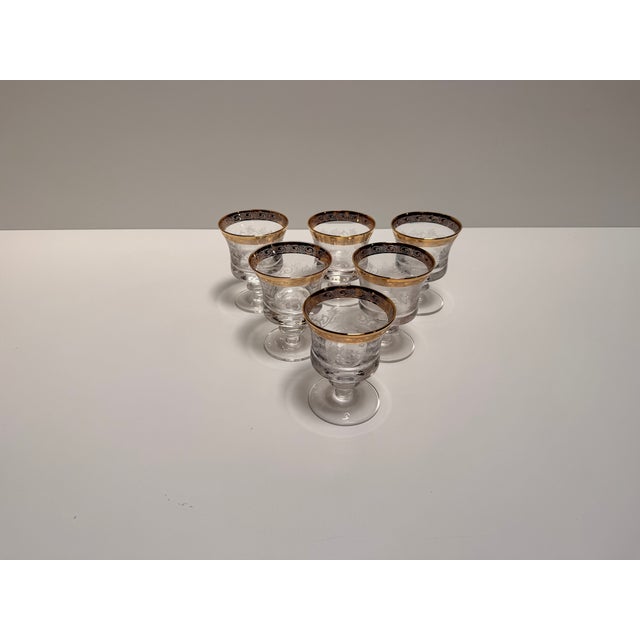Murano Wine Glasses with Gilt Medici Rims, 1970s, Set of 6 For Sale - Image 6 of 11