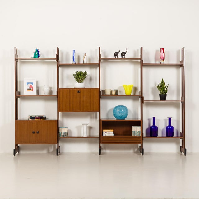 1970s Italian Four Bay Free Standing Wall Unit in the style of Gio Ponti, 1970s For Sale - Image 5 of 18