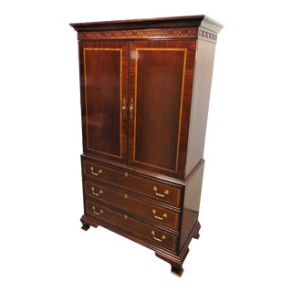 Councill Craftsman Chippendale Banded Mahogany Linen Press For Sale