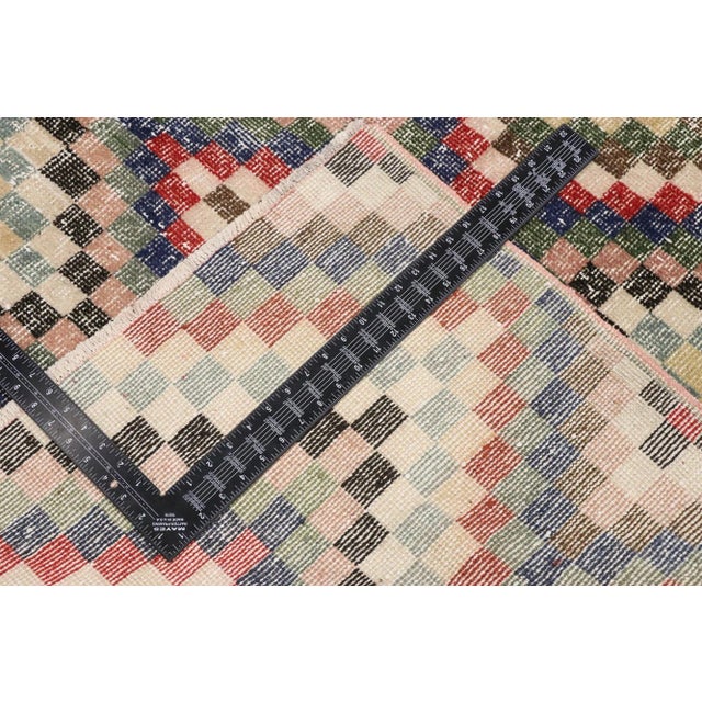 Vintage Turkish Sivas Rug, 04'05 X 05'10 For Sale In Dallas - Image 6 of 10