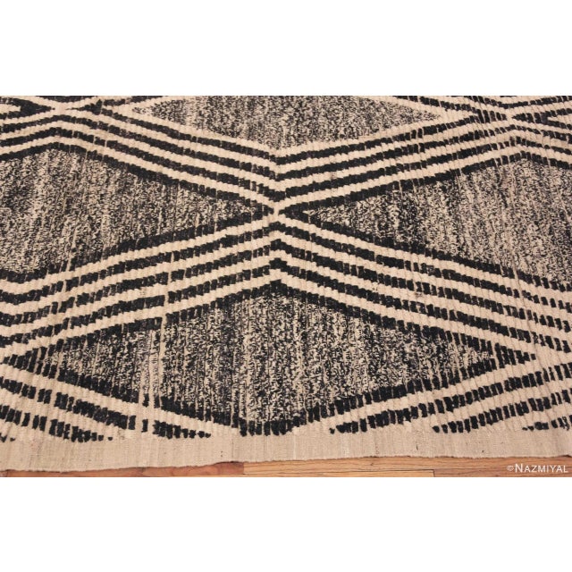 Nazmiyal Collection Bold Modern Area Geometric Tribal Salt and Pepper Color Rug For Sale - Image 4 of 5