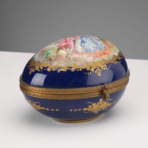Sèvres Porcelain Jewelry Box from Chateau des Tuileries For Sale - Image 10 of 10