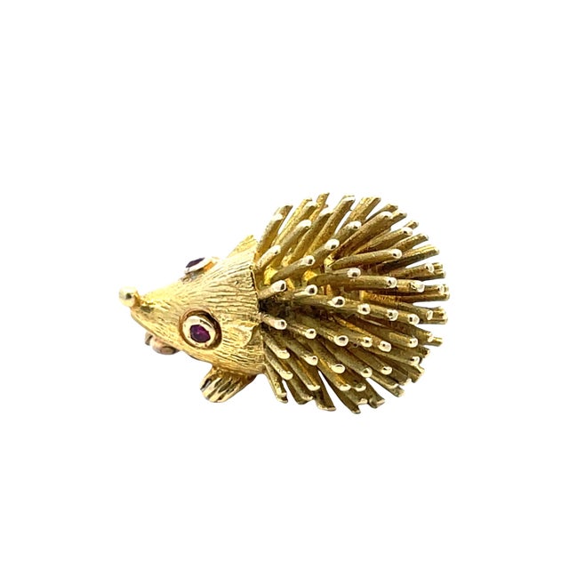 Vintage 18k Yellow Gold Porcupine Brooch With Ruby Eyes For Sale - Image 4 of 5