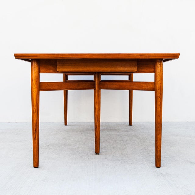Restored Arne Vodder Model 201 Danish Modern Teak Extension Dining Table For Sale In Los Angeles - Image 6 of 16