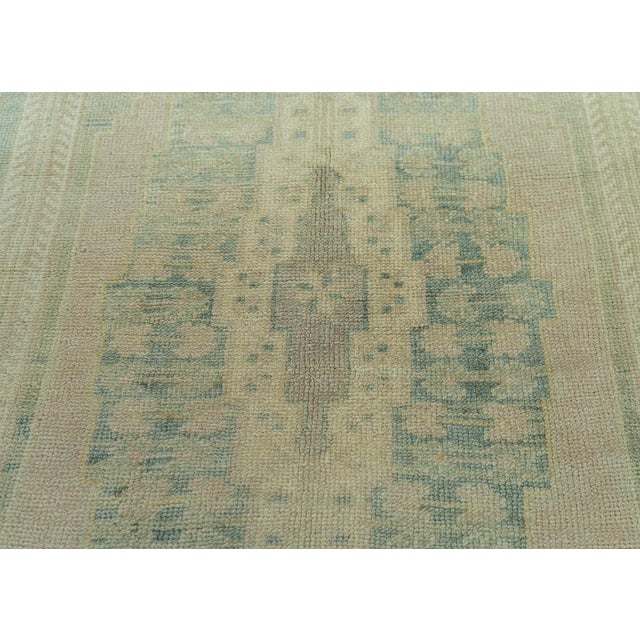 Turkish Vintage Rug 4'5" x 7' #20822 For Sale - Image 4 of 8