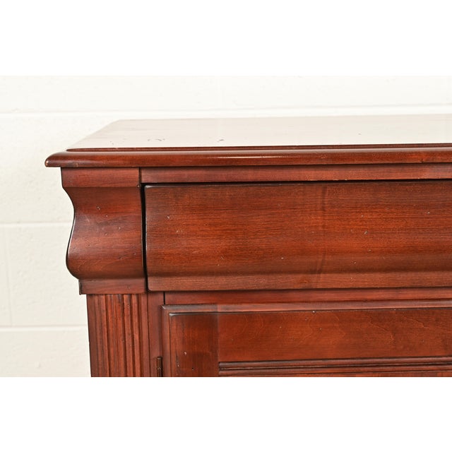 Ethan Allen British Colonial Carved Maple Sideboard Credenza or Bar Cabinet For Sale - Image 10 of 17