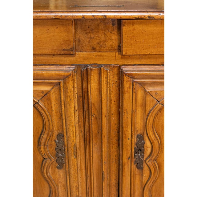 French Louis XV Period 1770s Walnut Buffet with Drawers, Carved Doors and Skirt For Sale - Image 10 of 18