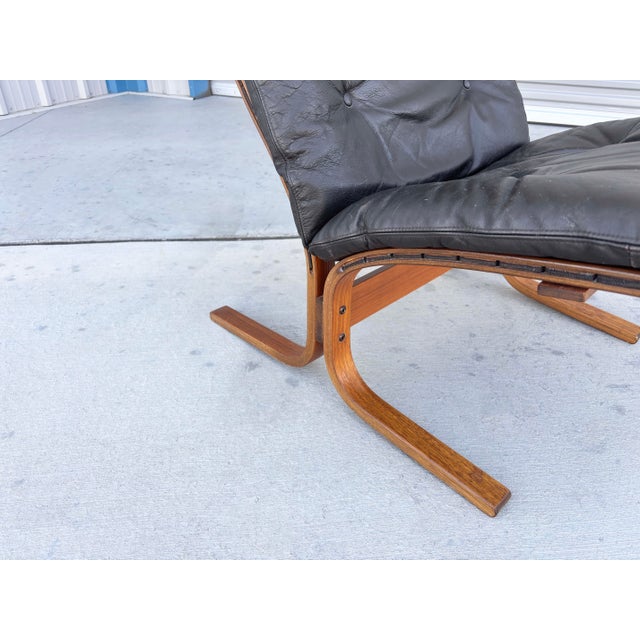 1960s Danish Modern "Siesta" Lounge Chair and Ottoman Set For Sale - Image 9 of 12