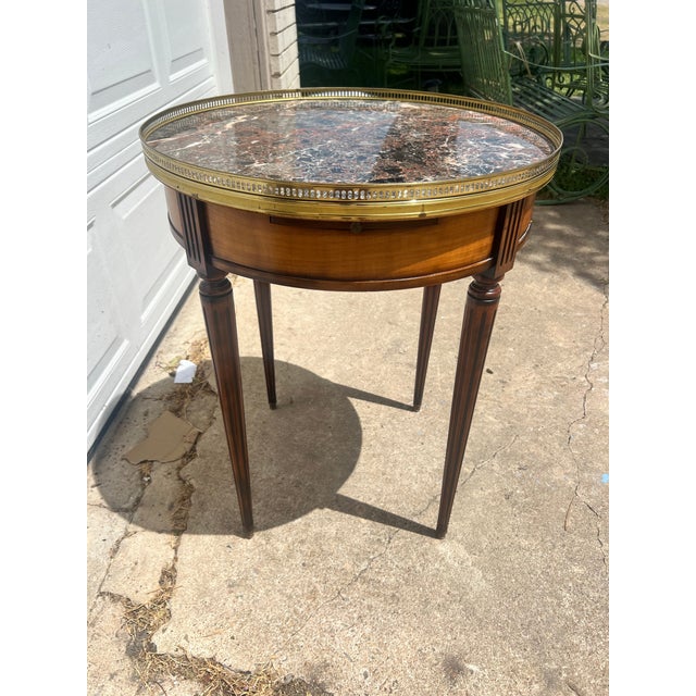 French 19th Century Louis XVI Mahogany Oval Bouillotte Marble Top Side Table For Sale - Image 4 of 10