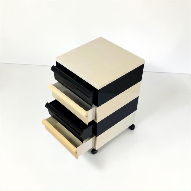 Modern Chest of Drawers in Ivory and Black Plastic by Simon Fussell for Kartell, Italy, 1970s For Sale - Image 3 of 12