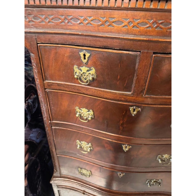 Vintage Mahogany Chest on Chest, 1920s, in Very Good conditions. Designed 1920 to 1949