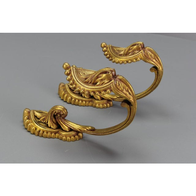 Metal Early 20th Century French Bronze Curtain Tiebacks, 1890s, Set of 2 For Sale - Image 7 of 18