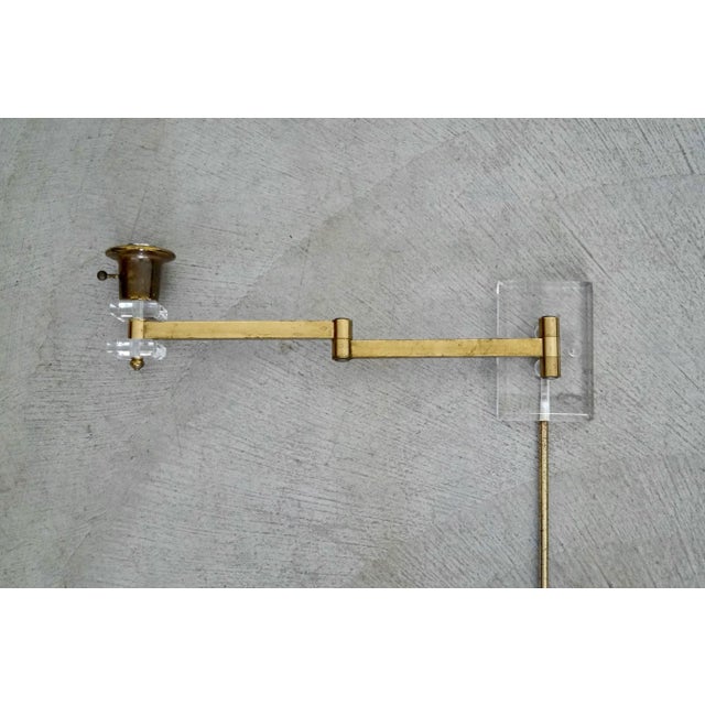 Metal 1960’s Hollywood Regency Lucite & Brass Sconce For Sale - Image 7 of 13