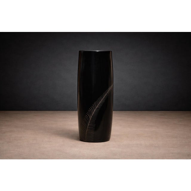 Contemporary “Noche” Flower Vase , Mud & Ink, Taller Maya, 2024 For Sale - Image 3 of 6