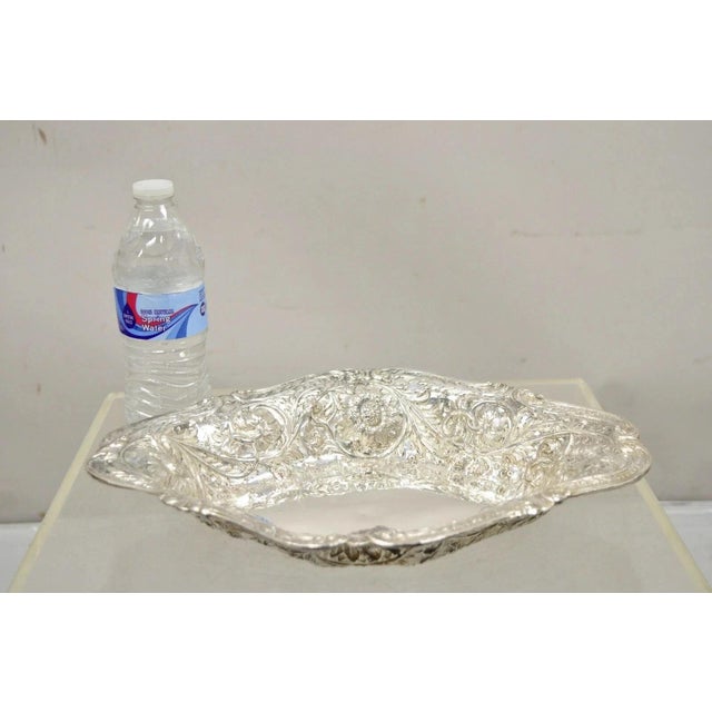 Early 20th Century M&h English Victorian Art Nouveau Silver Plated Floral Repousse Fruit Bowls Pair For Sale - Image 10 of 12