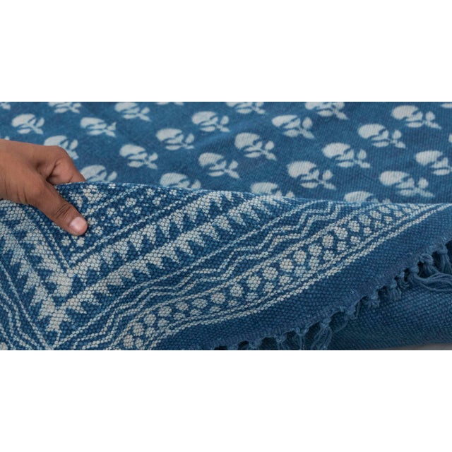 Blue White Block Printed Handmade Cotton Boho Inspired Flatweave Rug 5x7 Ft. For Sale - Image 10 of 18