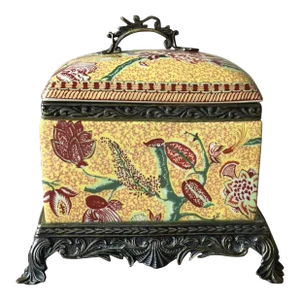 Late 20th-Century Floral Tobacco Leaf Chinoiserie Earthenware Lidded Decorative Box on Iron Footed Pedestal Base