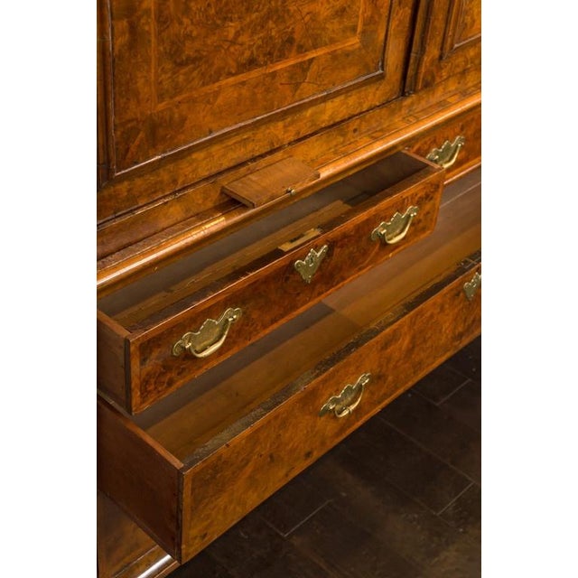 George I Burl Walnut Bureau Bookcase, Circa 1720 For Sale In San Francisco - Image 6 of 9