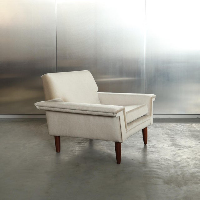 Mid-Century Modern Lounge Chair in Mohair, 1967 For Sale - Image 13 of 16