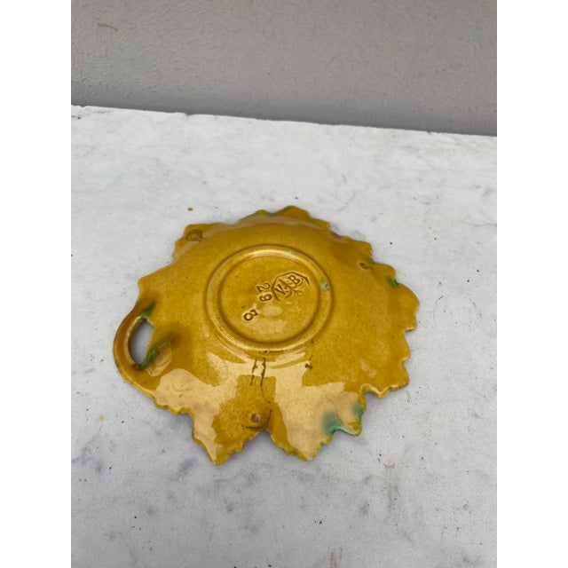 Majolica Dish Leaf Villeroy & Boch , Circa 1890 For Sale In Austin - Image 6 of 7