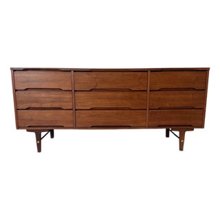 Vintage 1950s Mid Century 9-Drawer Walnut Lowboy Dresser by Stanley For Sale