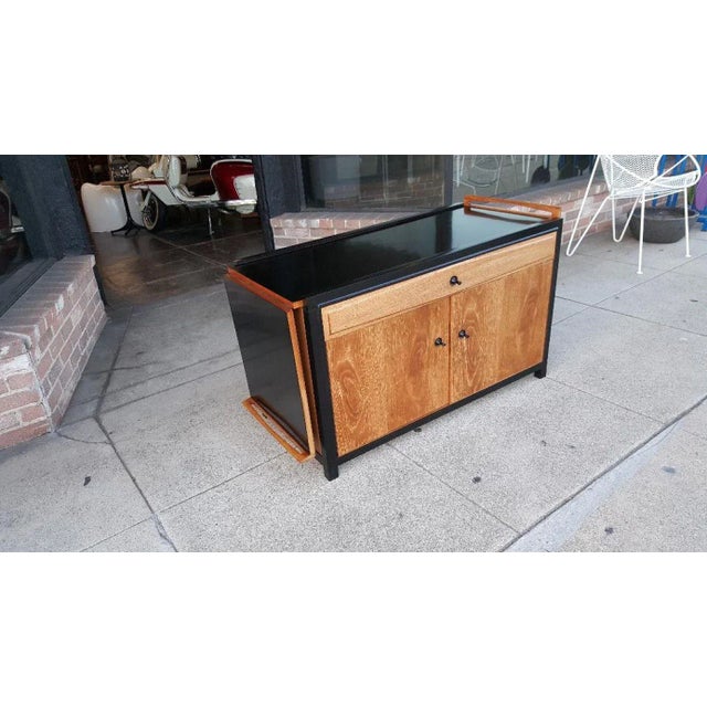 1960s Glenn of California Extendable Drop Leaf Walnut and Black Lacquer Bar Cabinet For Sale - Image 10 of 12