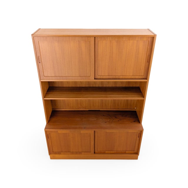 Mid-Century Danish Teak Bookcase by Poul Hundevad for Hundevad & Co. For Sale - Image 5 of 13