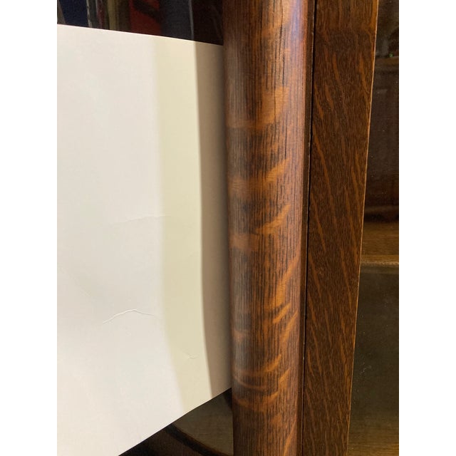 Late 18th Century Quartersawn Oak Curved Glass Curio Cabinet For Sale - Image 12 of 18