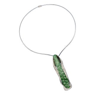 Late 20th Century 18k White Gold Diamond Carved Jade Pendant/Brooch Choker Wire Necklace For Sale