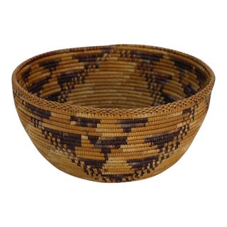 Southwest Native American Navajo Geometrical Woven Basket C1910 For Sale