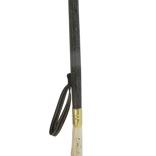 Early 20th Century Vintage Deer Stag Antler Handle Wood Natural Ox Horn Shoehorn Stick For Sale - Image 5 of 6