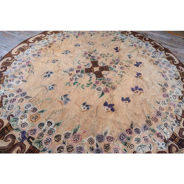 American 1880s Beige Ground Floral Folk Art Antique Flatweave American Hooked Round Rug For Sale - Image 3 of 8