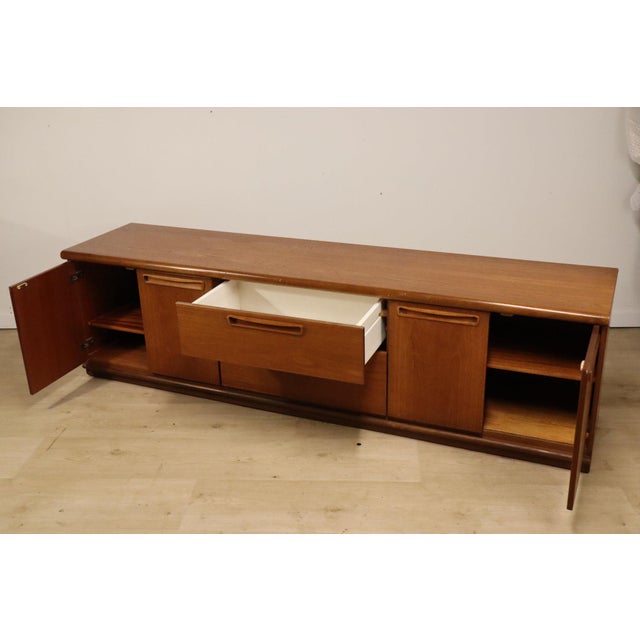 Low Teak Sideboard from Meredew, 1960s For Sale - Image 6 of 18