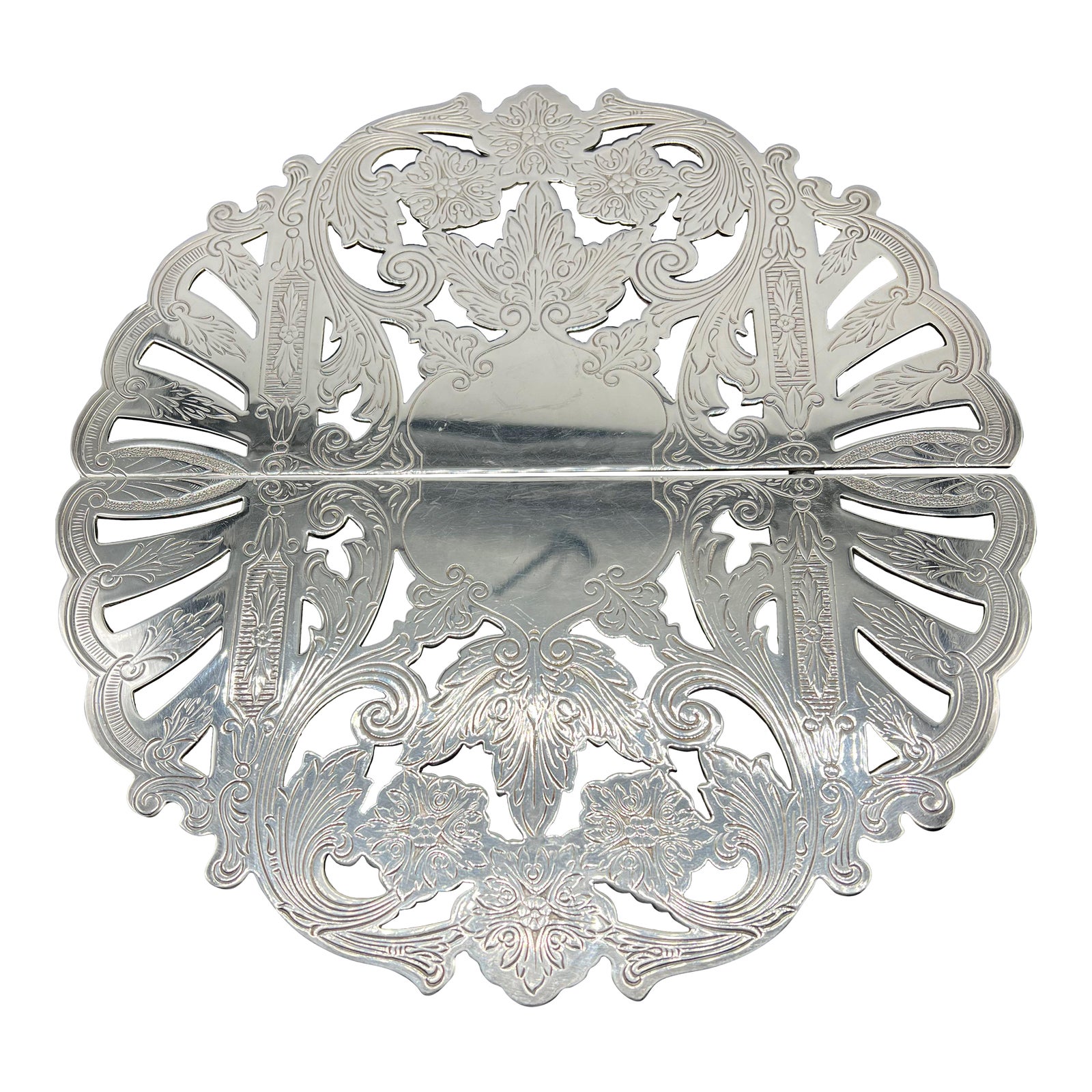 Vintage Wallace 7333 Pierced Footed Silver Plate Expandable Trivet