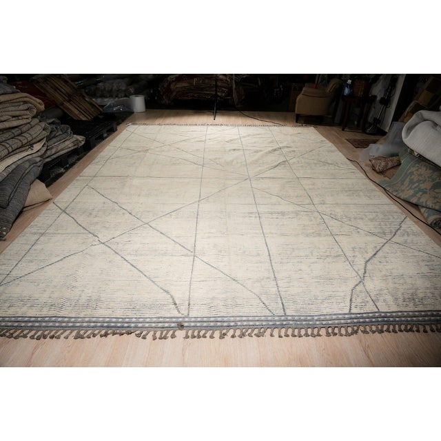 Ivory Marrakech Beige Whisper Hand-Knotted Wool Rug Carpet, Soft Geometric Design For Sale - Image 8 of 9