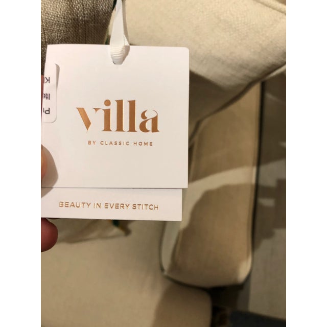 The Classic Home Mulholland Ivy/Sunflower pillow is a burst of color and pattern. Measuring 22" x 22 " square this pillow...