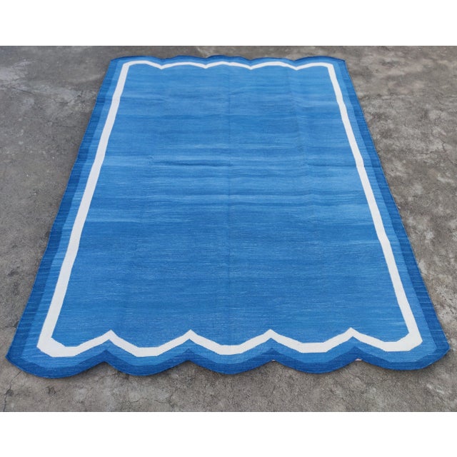 Handmade Cotton Vegetable Dyed Scalloped Edge Rug Blue With Cream and Denim Blue Border - 9x12 For Sale - Image 11 of 11