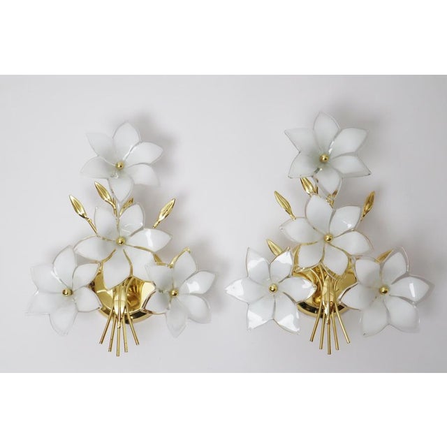 Italian Hollywood Regency Wall Lights with White Flowers, 1980s, Set of 2 For Sale - Image 10 of 11