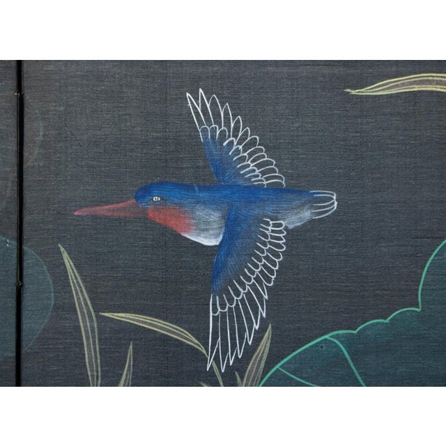 1970s Chinoiserie Painted Silk Screen "Hummingbirds and Lotus" For Sale - Image 14 of 18