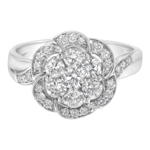 Contemporary 14K White Gold Floral Cluster Diamond Ring (1.0 Cttw, H-I Color, SI2-I1 Clarity) - Size 6 For Sale - Image 3 of 7