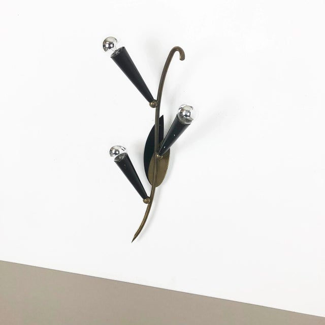 Contemporary Large Modernist Brass Floral Theatre Wall Light Sconce, France, 1950 For Sale - Image 3 of 15