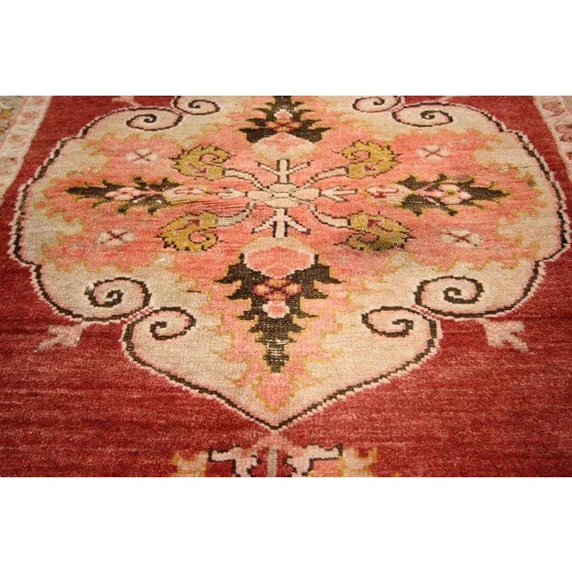 Vintage Turkish Oushak Rug - 03′00 × 05′01 For Sale In Dallas - Image 6 of 7